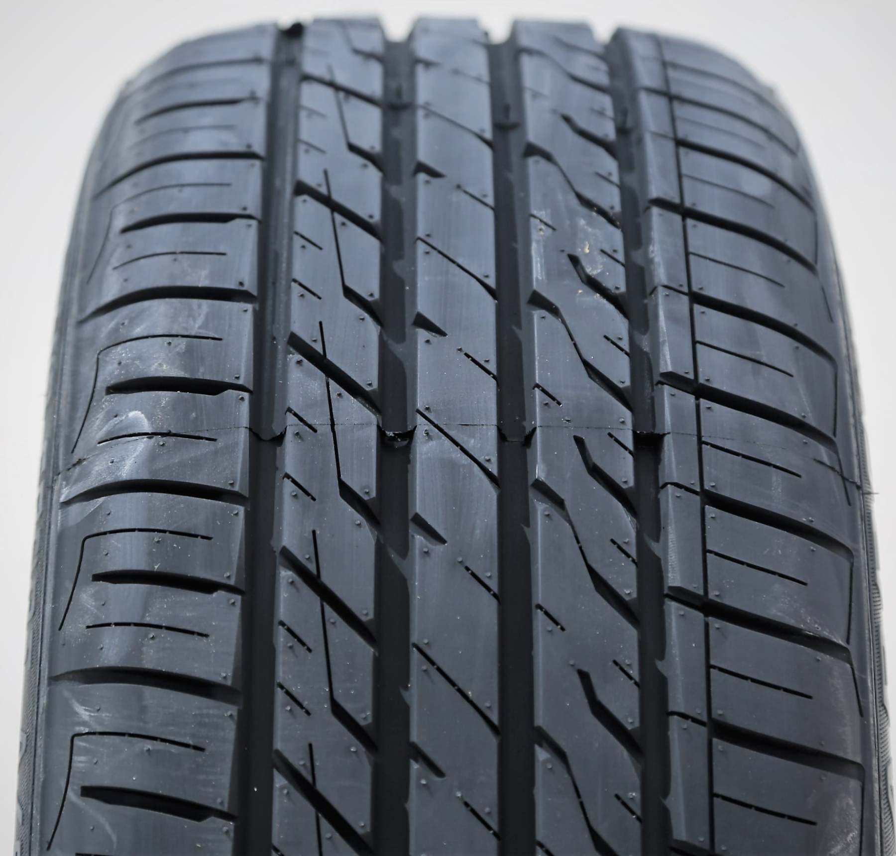 Arroyo GRAND SPORT A-S All-Season Tire 225/45ZR18 95W XL for Cars & SUVs
