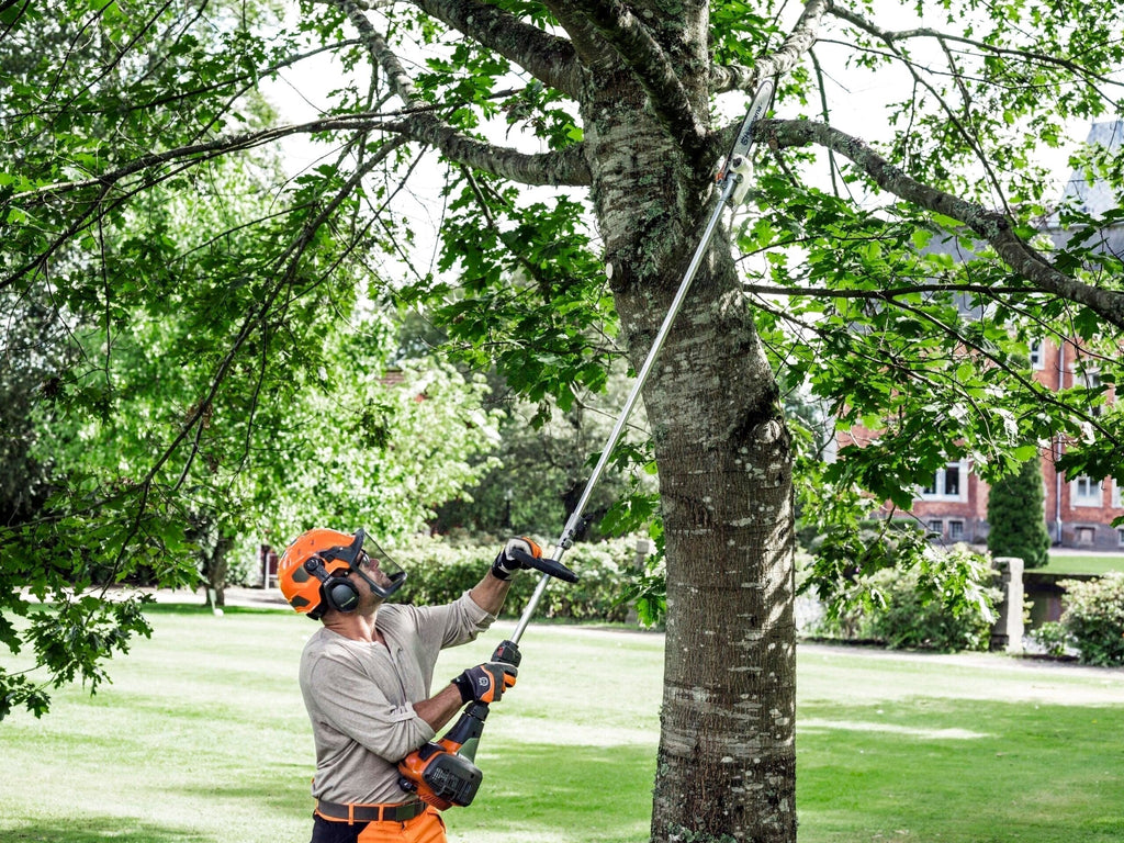 Husqvarna 970545001 330LK 28-cc 2-cycle 20-in Straight Shaft Gas String Trimmer with Attachment Capable and Edger Capable