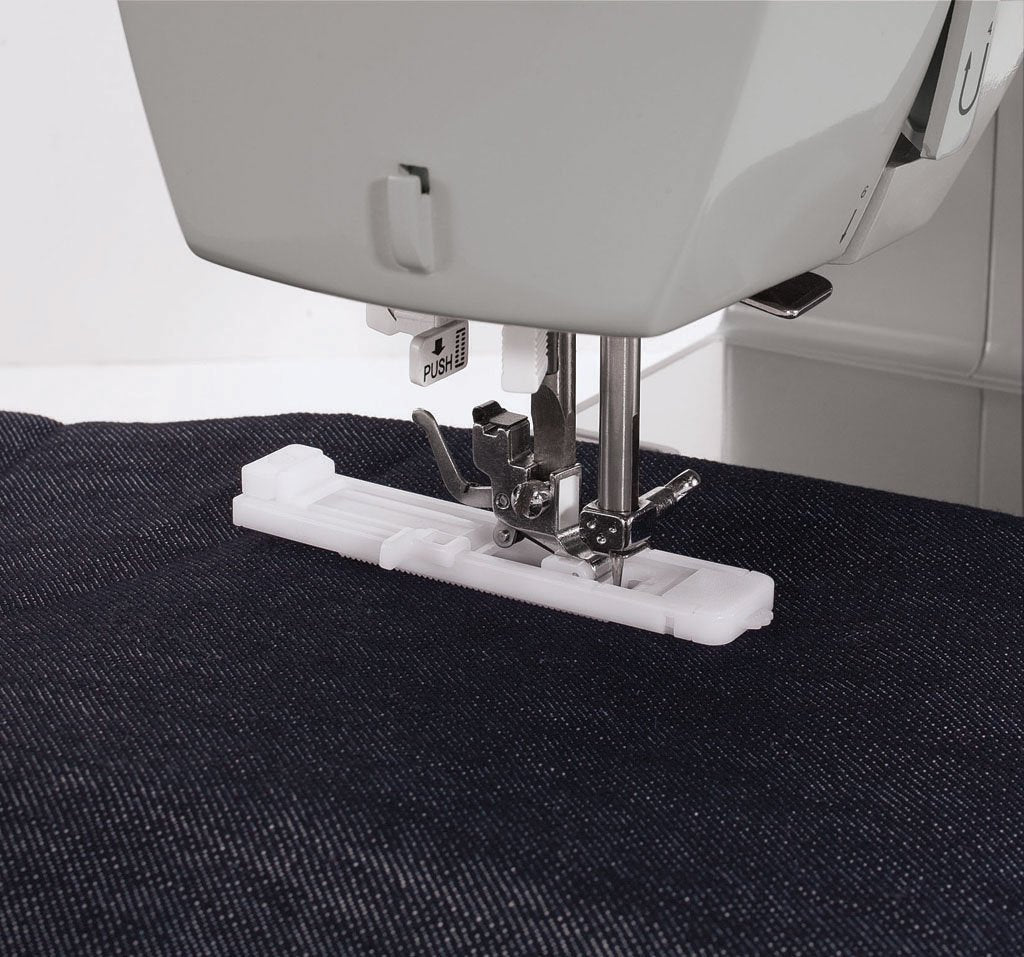 SINGER Heavy Duty 4423 Sewing Machine, 23 Stitches, Automatic Needle Threader, High-Speed, Durable Metal Frame, White